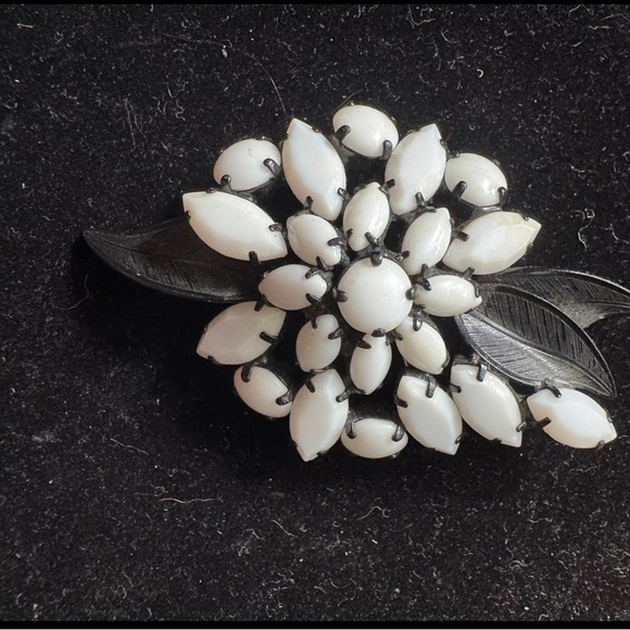 Vintage Albert Weiss Milk Glass Floral Brooch - Picture 2 of 5